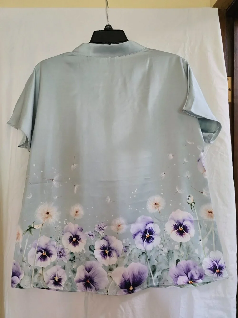 Light Blue Floral V-Neck Women's Top SIZE XL